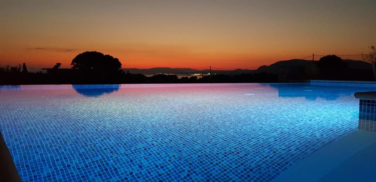 Villa Sealine Pefki  ภายนอก รูปภาพ